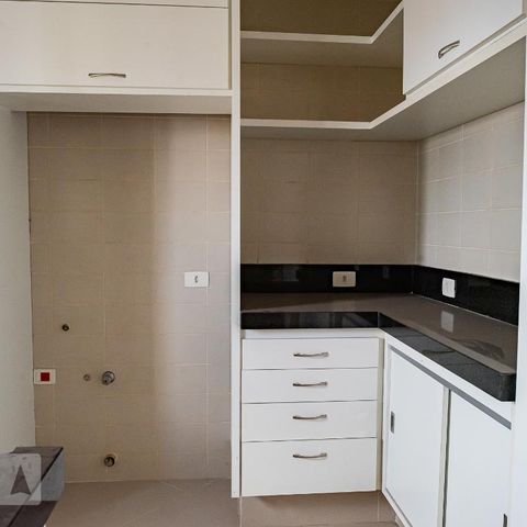 Apartamento à venda com 330m², 4 quartos e 4 vagasCozinha