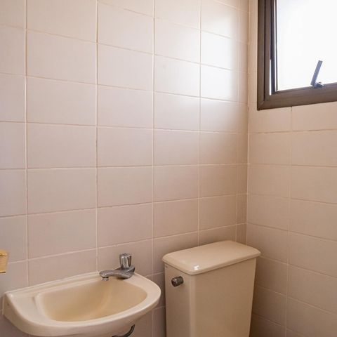 Apartamento à venda com 330m², 4 quartos e 4 vagasBanheiro de Serviço