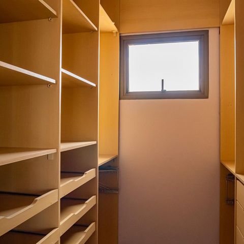 Apartamento à venda com 330m², 4 quartos e 4 vagasCloset - Suíte 1