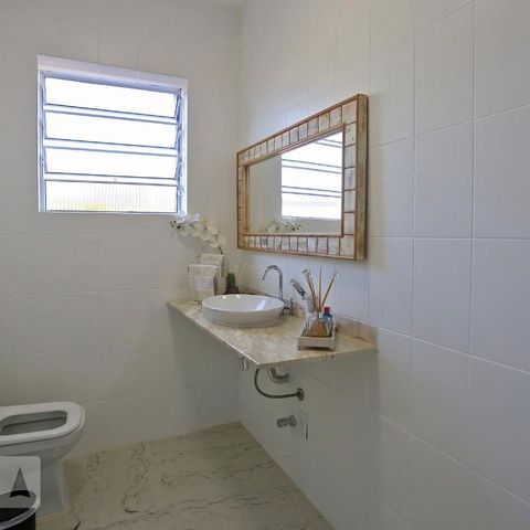 Casa à venda com 120m², 3 quartos e 2 vagasBanheiro
