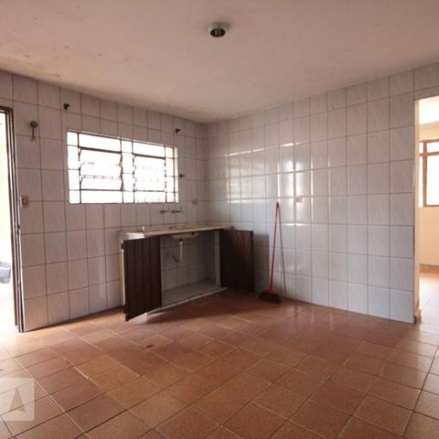 Casa à venda com 400m², 2 quartos e 2 vagasCozinha