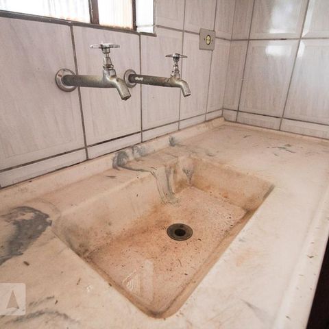 Casa à venda com 400m², 2 quartos e 2 vagasCozinha
