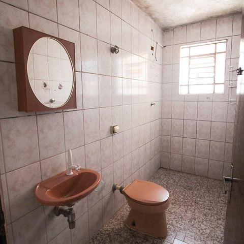 Casa à venda com 400m², 2 quartos e 2 vagasBanheiro