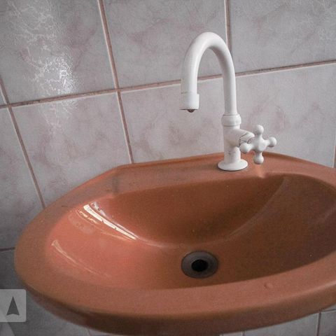 Casa à venda com 400m², 2 quartos e 2 vagasBanheiro