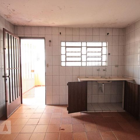 Casa à venda com 400m², 2 quartos e 2 vagasCozinha