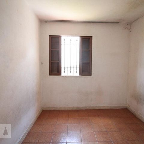 Casa à venda com 400m², 2 quartos e 2 vagasQuarto