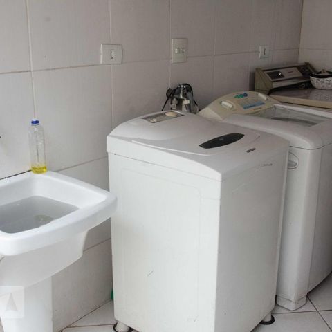 Casa à venda com 204m², 3 quartos e 6 vagasLavanderia