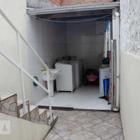 Casa à venda com 204m², 3 quartos e 6 vagasLavanderia
