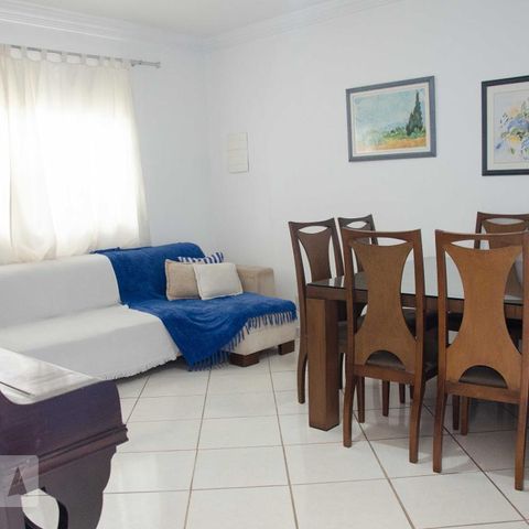 Casa à venda com 204m², 3 quartos e 6 vagasSala