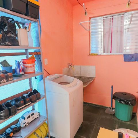 Casa à venda com 140m², 5 quartos e 5 vagasCasa 1 Lavanderia