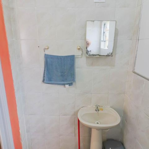 Casa à venda com 140m², 5 quartos e 5 vagasCasa 1 Banheiro