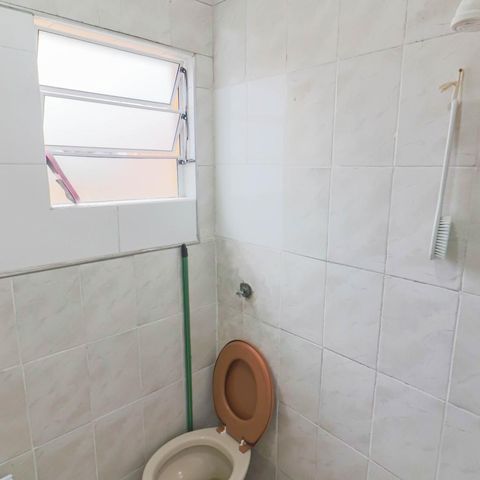 Casa à venda com 140m², 5 quartos e 5 vagasCasa 1 Banheiro