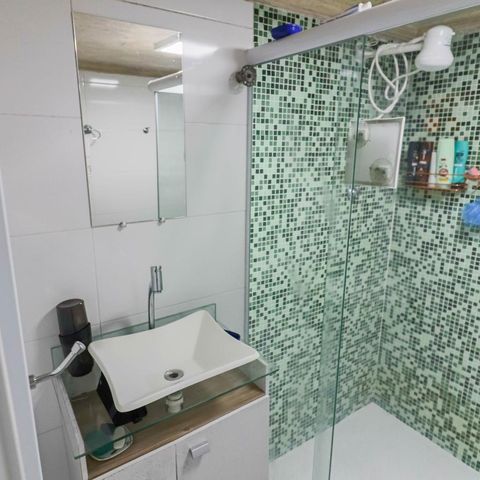 Casa à venda com 140m², 5 quartos e 5 vagasCasa 2 - Banheiro