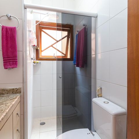 Casa à venda com 183m², 3 quartos e 2 vagasBanheiro quarto 3 suíte