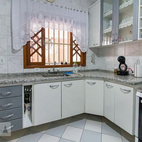 Casa à venda com 183m², 3 quartos e 2 vagasCozinha