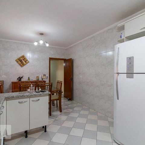 Casa à venda com 183m², 3 quartos e 2 vagasCozinha