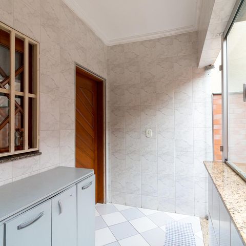 Casa à venda com 183m², 3 quartos e 2 vagasÁrea de serviço