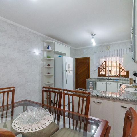 Casa à venda com 183m², 3 quartos e 2 vagasCozinha