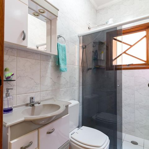 Casa à venda com 183m², 3 quartos e 2 vagasBanheiro social