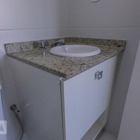 Apartamento à venda com 51m², 2 quartos e 1 vaga Apartamento à venda com 51m², 2 quartos e 1 vagaBanheiro da Suíte 2