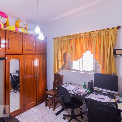 Casa à venda com 200m², 5 quartos e 2 vagasQuarto 2