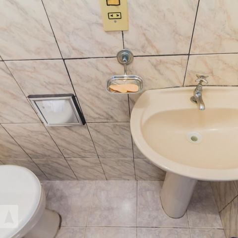 Casa à venda com 200m², 5 quartos e 2 vagasBanheiro