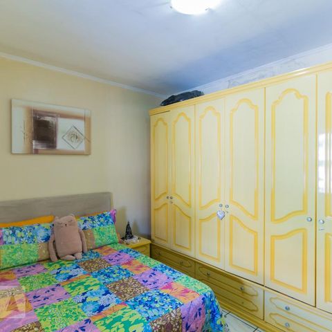 Casa à venda com 200m², 5 quartos e 2 vagasQuarto 3