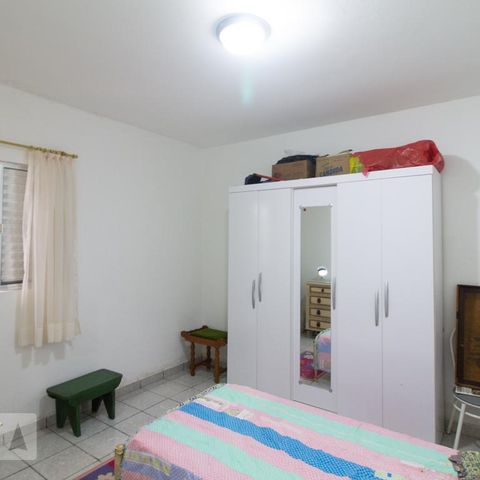 Casa à venda com 200m², 5 quartos e 2 vagasQuarto 2