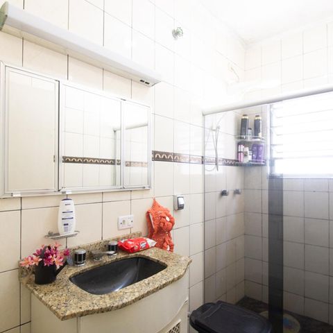 Casa à venda com 200m², 5 quartos e 2 vagasBanheiro