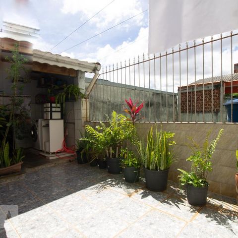 Casa à venda com 200m², 5 quartos e 2 vagasQuintal