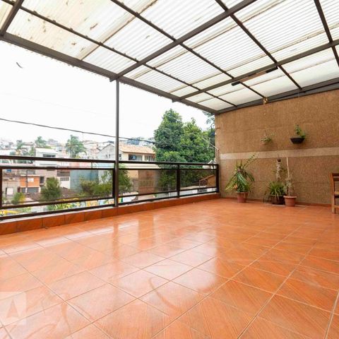 Casa à venda com 218m², 3 quartos e 5 vagasVaranda da Sala