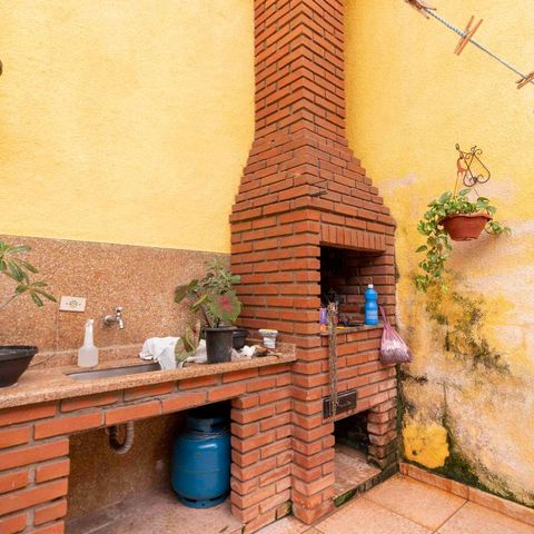 Casa à venda com 218m², 3 quartos e 5 vagasChurrasqueira