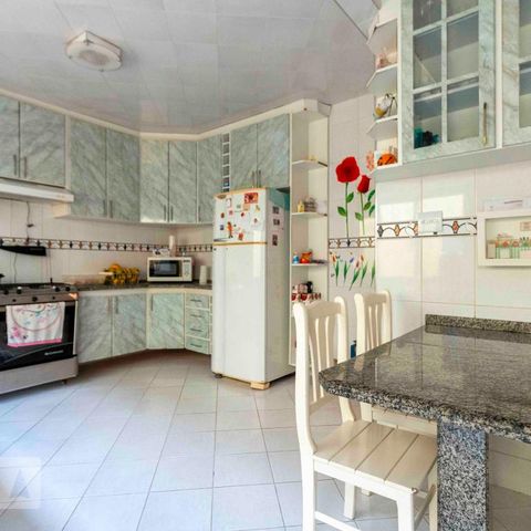 Casa à venda com 218m², 3 quartos e 5 vagasCozinha