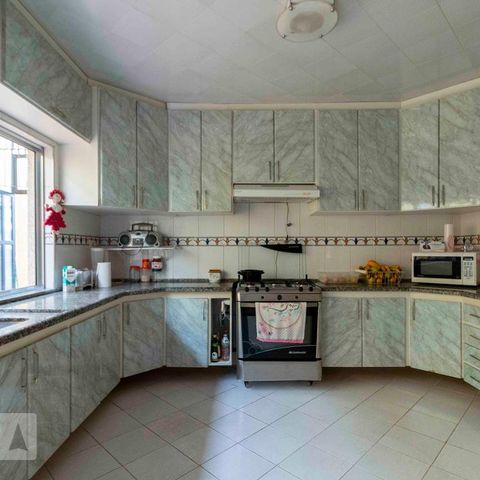 Casa à venda com 218m², 3 quartos e 5 vagasCozinha