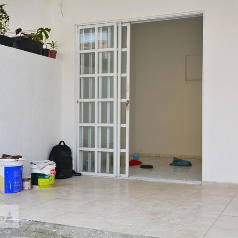 Casa de condomínio à venda com 160m², 4 quartos e 1 vagaQuintal