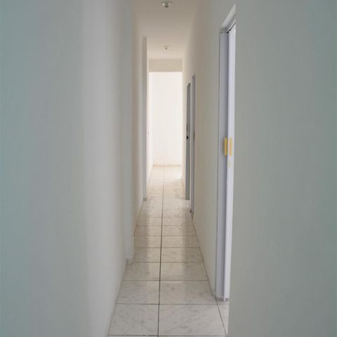 Casa de condomínio à venda com 160m², 4 quartos e 1 vagaCorredor
