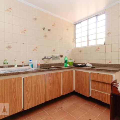 Casa para alugar com 450m², 5 quartos e 1 vagaCozinha