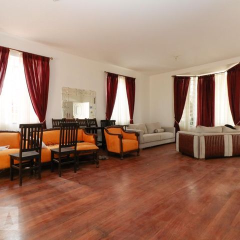 Casa para alugar com 450m², 5 quartos e 1 vagaSala