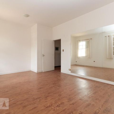 Casa para alugar com 450m², 5 quartos e 1 vagaQuarto 1