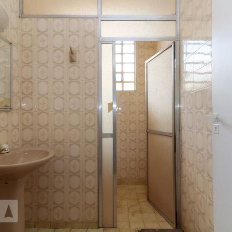 Casa para alugar com 450m², 5 quartos e 1 vagaBanheiro 2