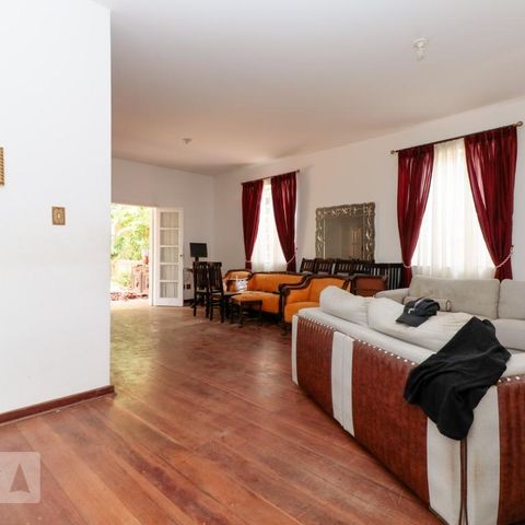 Casa para alugar com 450m², 5 quartos e 1 vagaSala