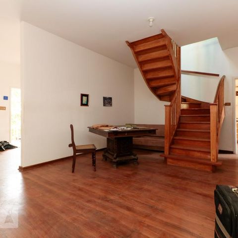 Casa para alugar com 450m², 5 quartos e 1 vagaSala