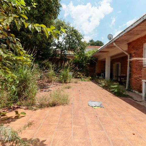 Casa para alugar com 450m², 5 quartos e 1 vagaQuintal