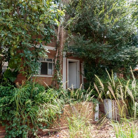 Casa para alugar com 450m², 5 quartos e 1 vagaCasa fundos