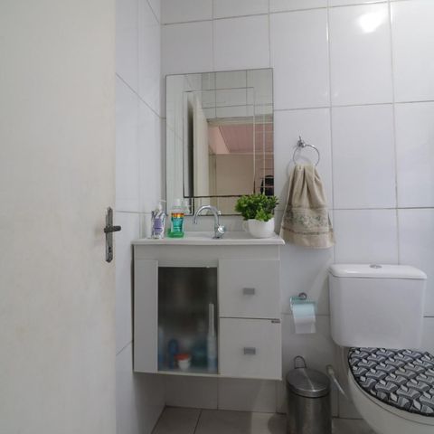 Casa à venda com 200m², 4 quartos e 3 vagasBanheiro suite 1