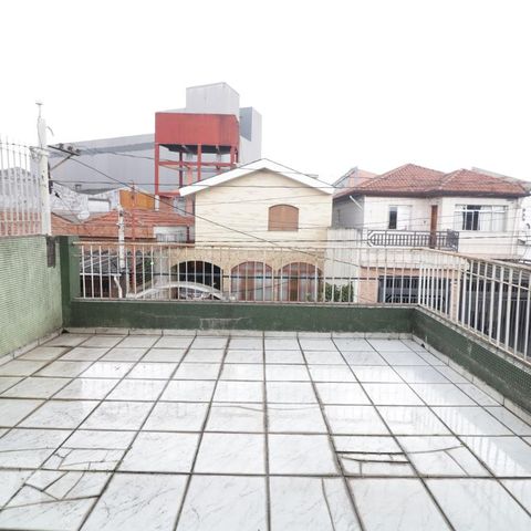 Casa à venda com 200m², 4 quartos e 3 vagasSacada quarto 1