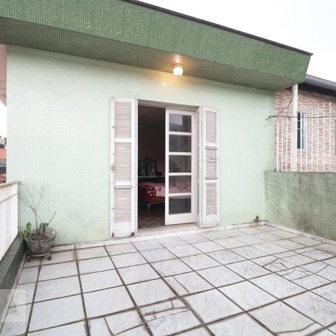 Casa à venda com 200m², 4 quartos e 3 vagasSacada quarto 1