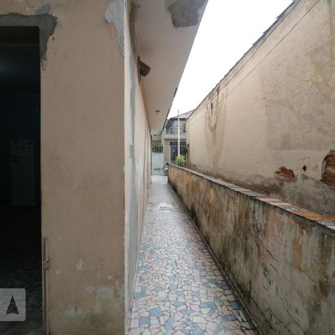 Casa à venda com 200m², 4 quartos e 3 vagasCorredor da casa 1
