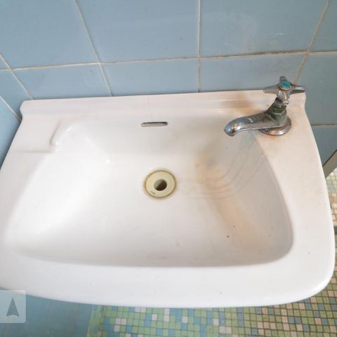 Casa à venda com 200m², 4 quartos e 3 vagasBanheiro de Serviço - pia