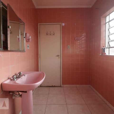 Casa à venda com 200m², 4 quartos e 3 vagasBanheiro